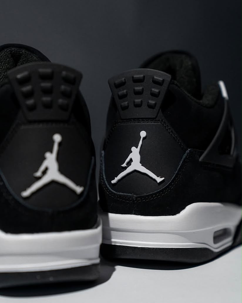 JORDAN 4 RETRO WHITE THUNDER