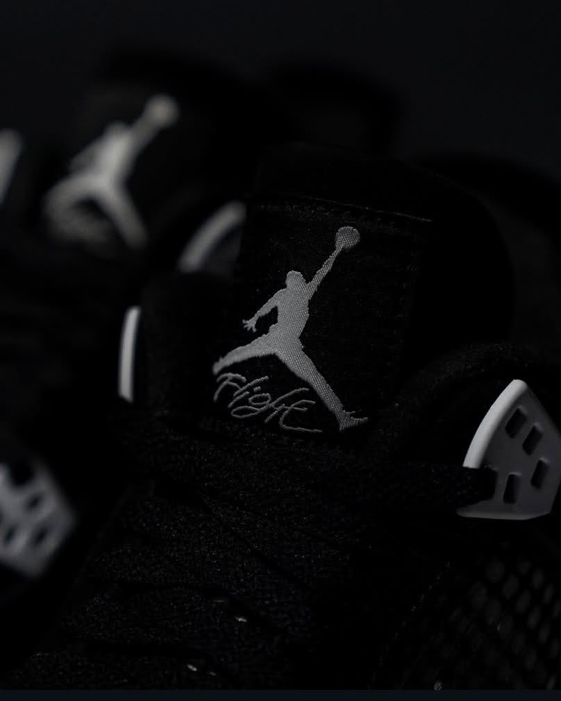 JORDAN 4 RETRO WHITE THUNDER